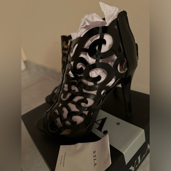 N.Y.L.A booties (new) - Picture 3 of 13